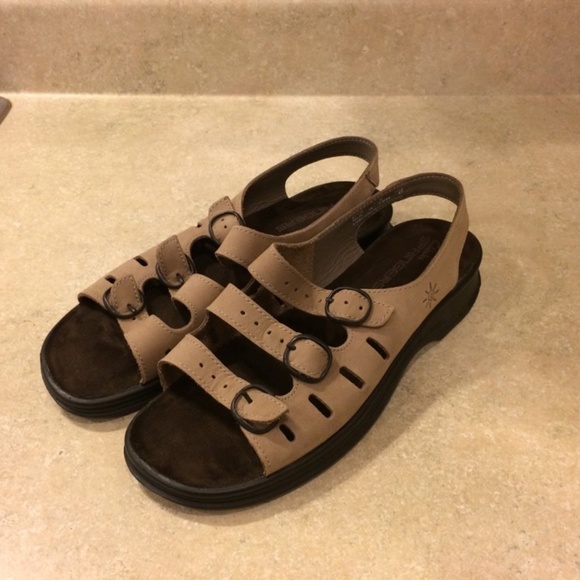 clarks buckle sandals